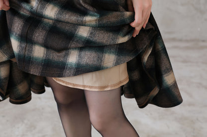 Retro Plaid Wool Suspender Skirt – High-Waist Circle Shape – 3111