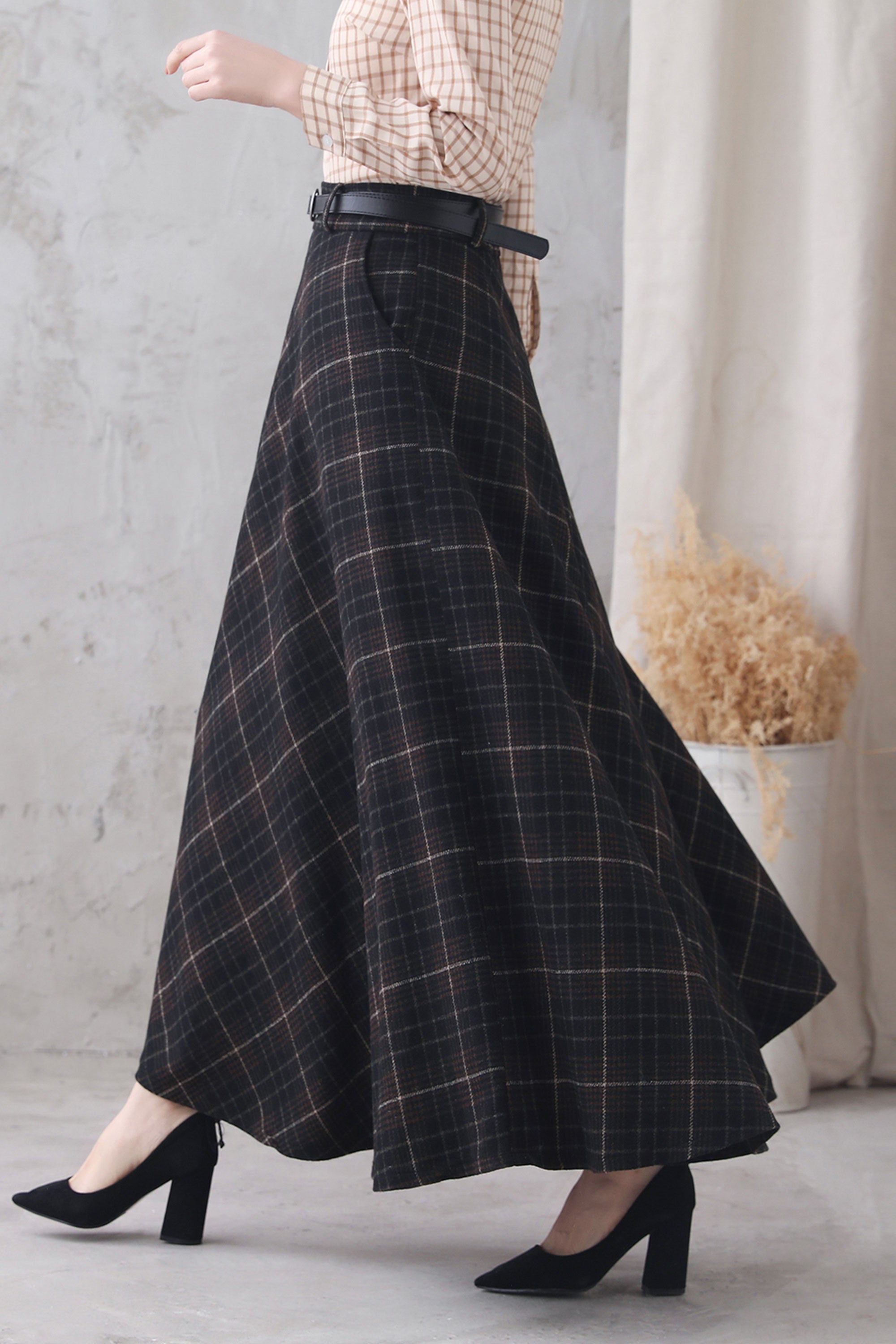 Plaid skirt outlet with belt loops