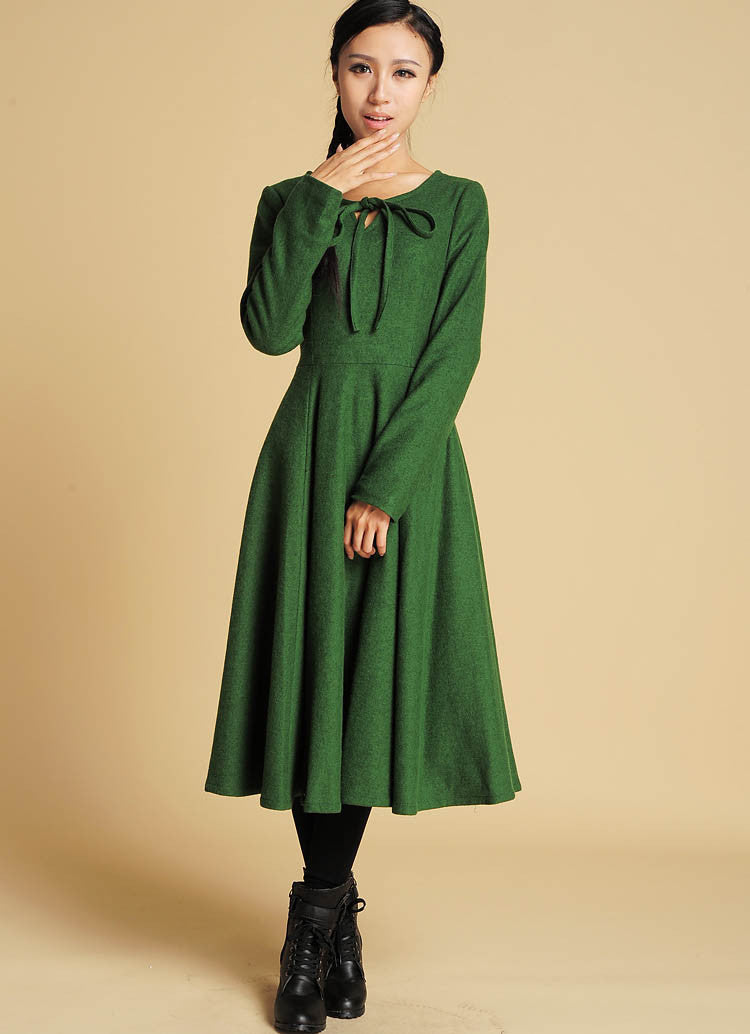 Green dress maxi wool dress with keyhole detail (374)