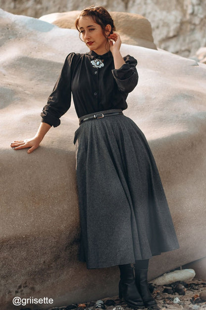 Handmade Gray Wool Circle Skirt – Vintage High Waist Full Midi with Pockets 1802