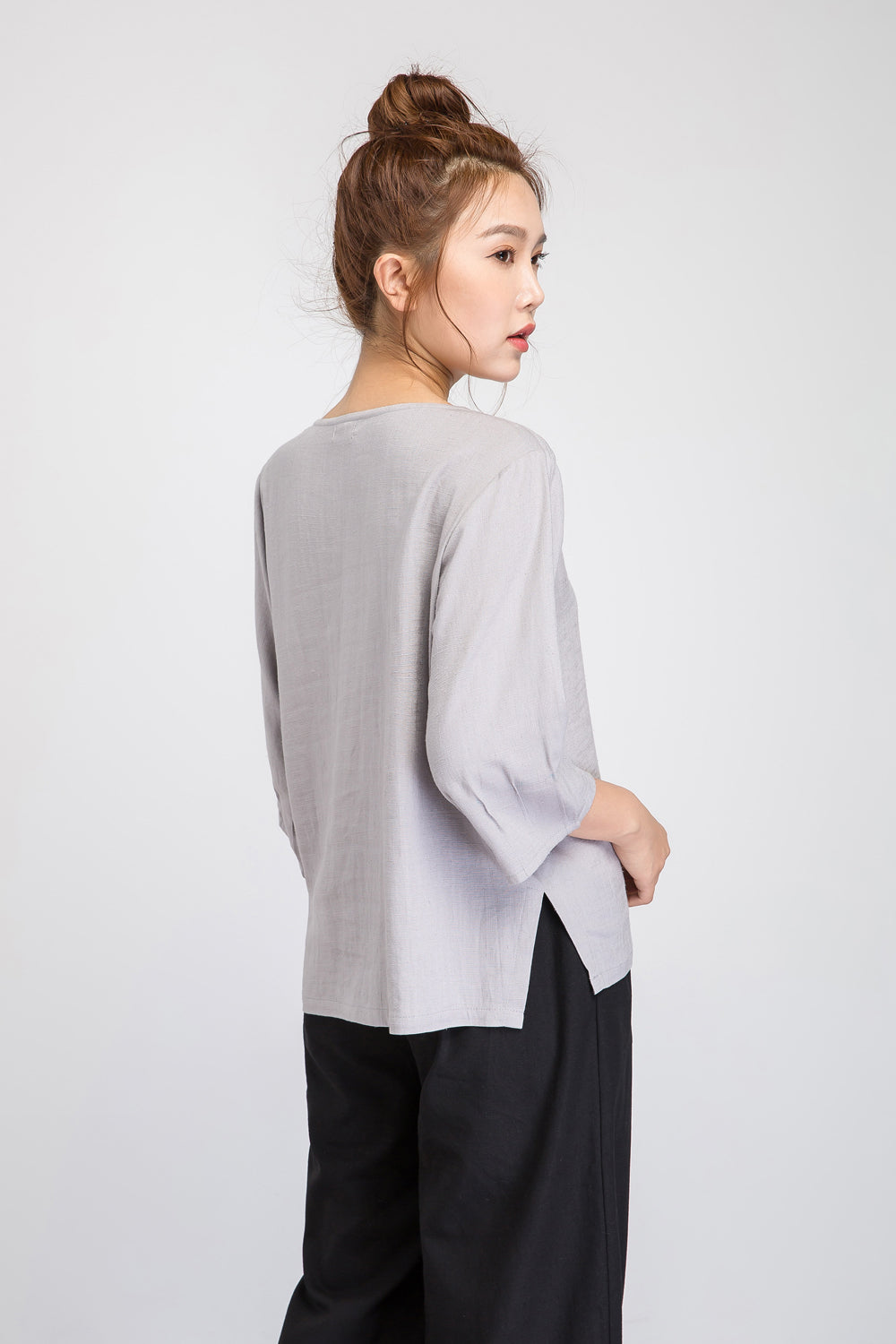 Loose linen top with boat neckline and 3/4 sleeve – XiaoLizi