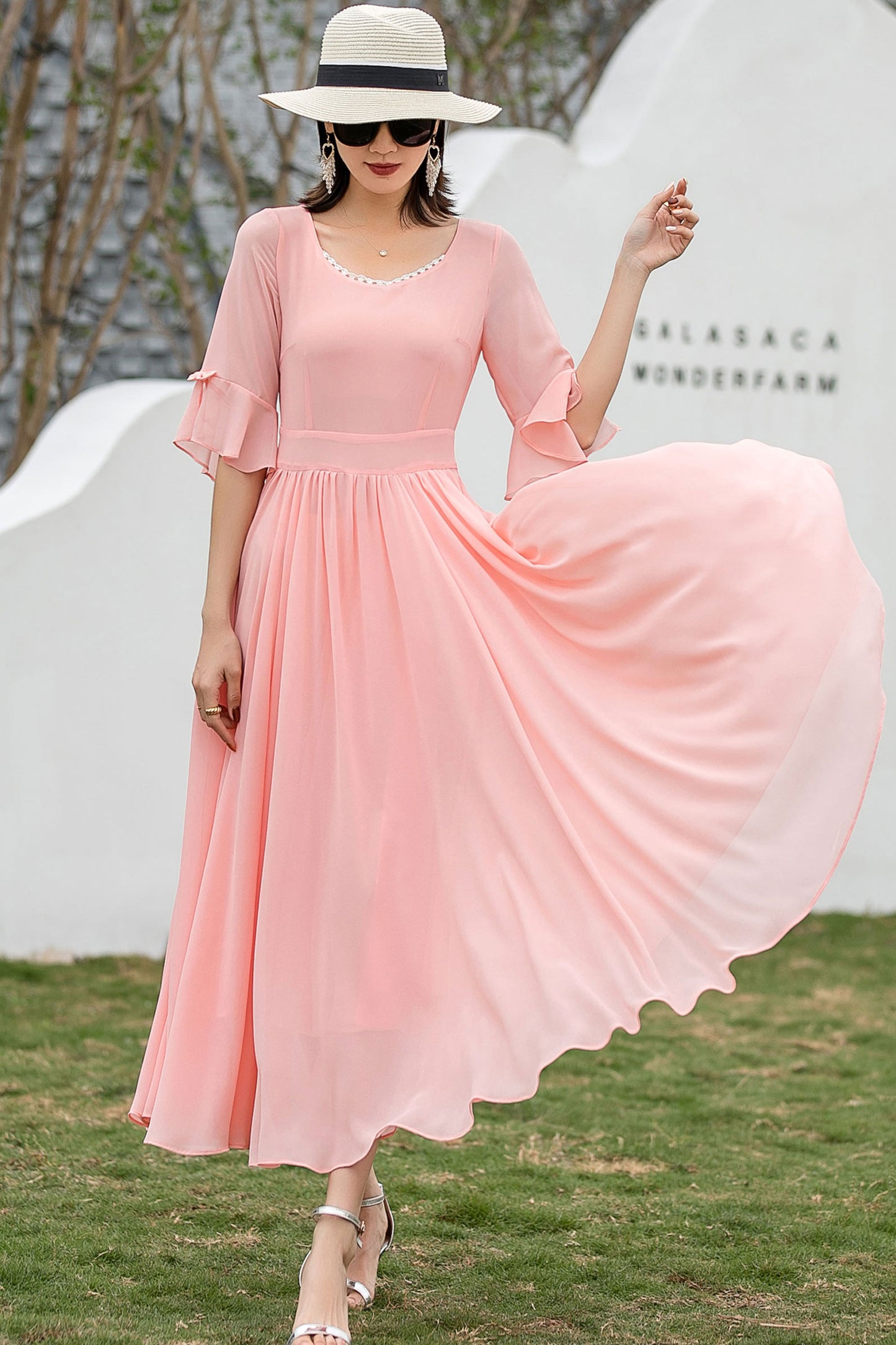 Pink Chiffon Maxi Dress with Lace V-Neck and Fit & Flare Waist Xiaolizi Pink Chiffon Maxi Dress with Lace V-Neck and Fit & Flare Waist Xiaolizi