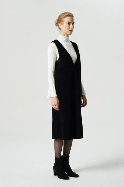 sleeveless dress