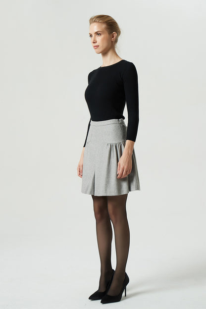 pleated skirt