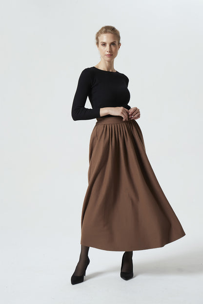 pleated skirt